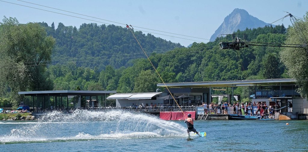 Spurwechsel 3 Location am Hödenauer See - Glashaus und Terrasse für unser Abenteuer und Coaching Retreat!